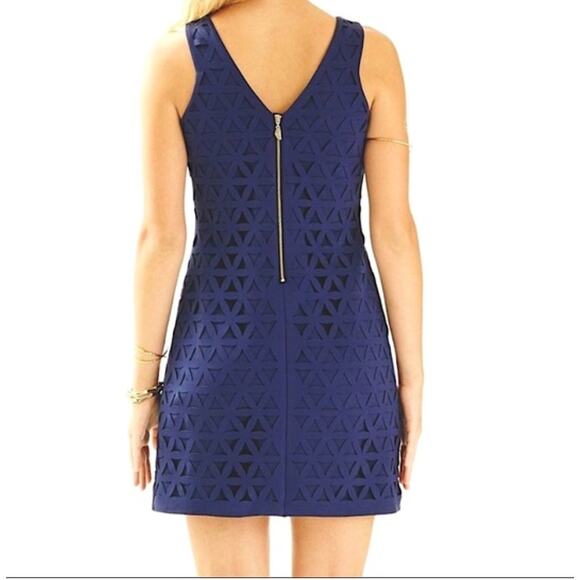 Lilly Pulitzer Laser Cut Triangle Navy Blue Shift Dress Ponte Knit Vacation Easy - Picture 1 of 12